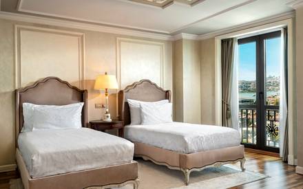  Premium Twin Golden Horn View Room